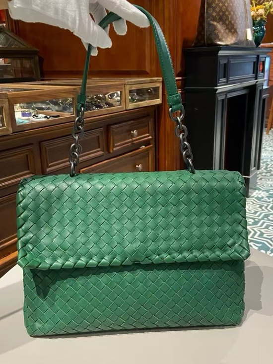 Bottega Veneta Handbags - N16 Slightly Used Bottega Veneta Green Woven Leather Shoulder Chain Bag